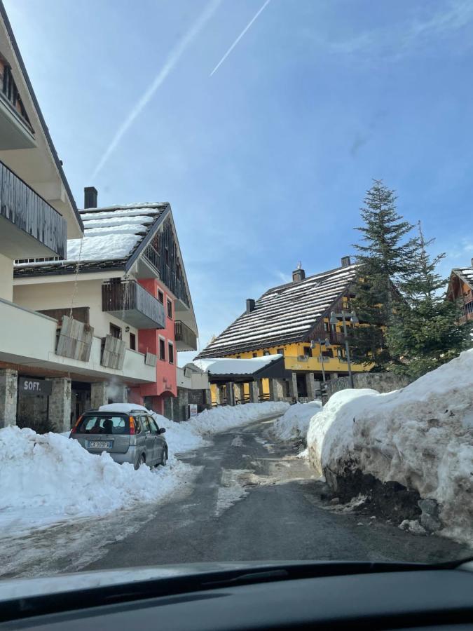 Chalet Montana - Borgo Le Stalle Lunghe ปราโตเนโวโซ ภายนอก รูปภาพ