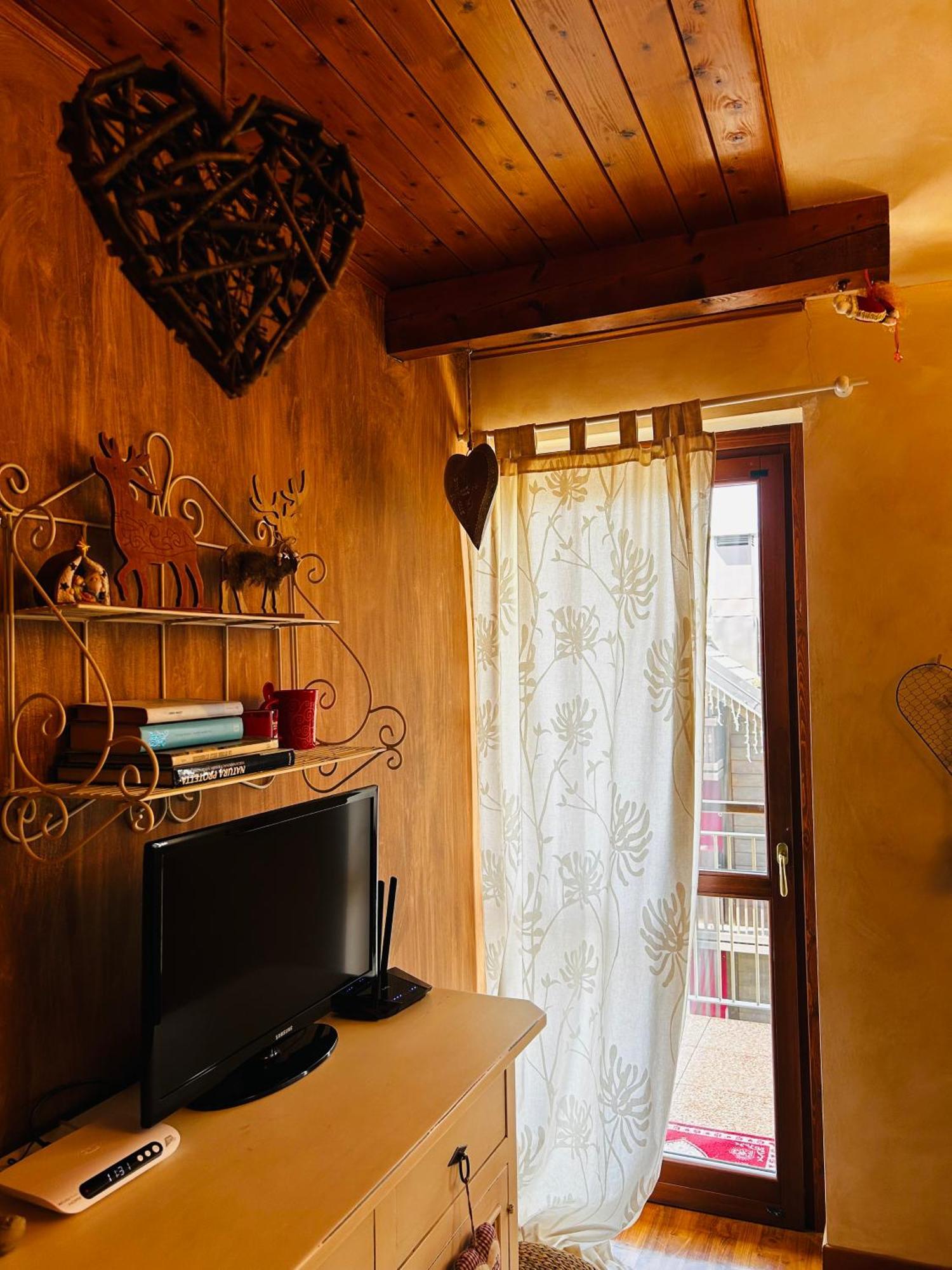 Chalet Montana - Borgo Le Stalle Lunghe ปราโตเนโวโซ ภายนอก รูปภาพ