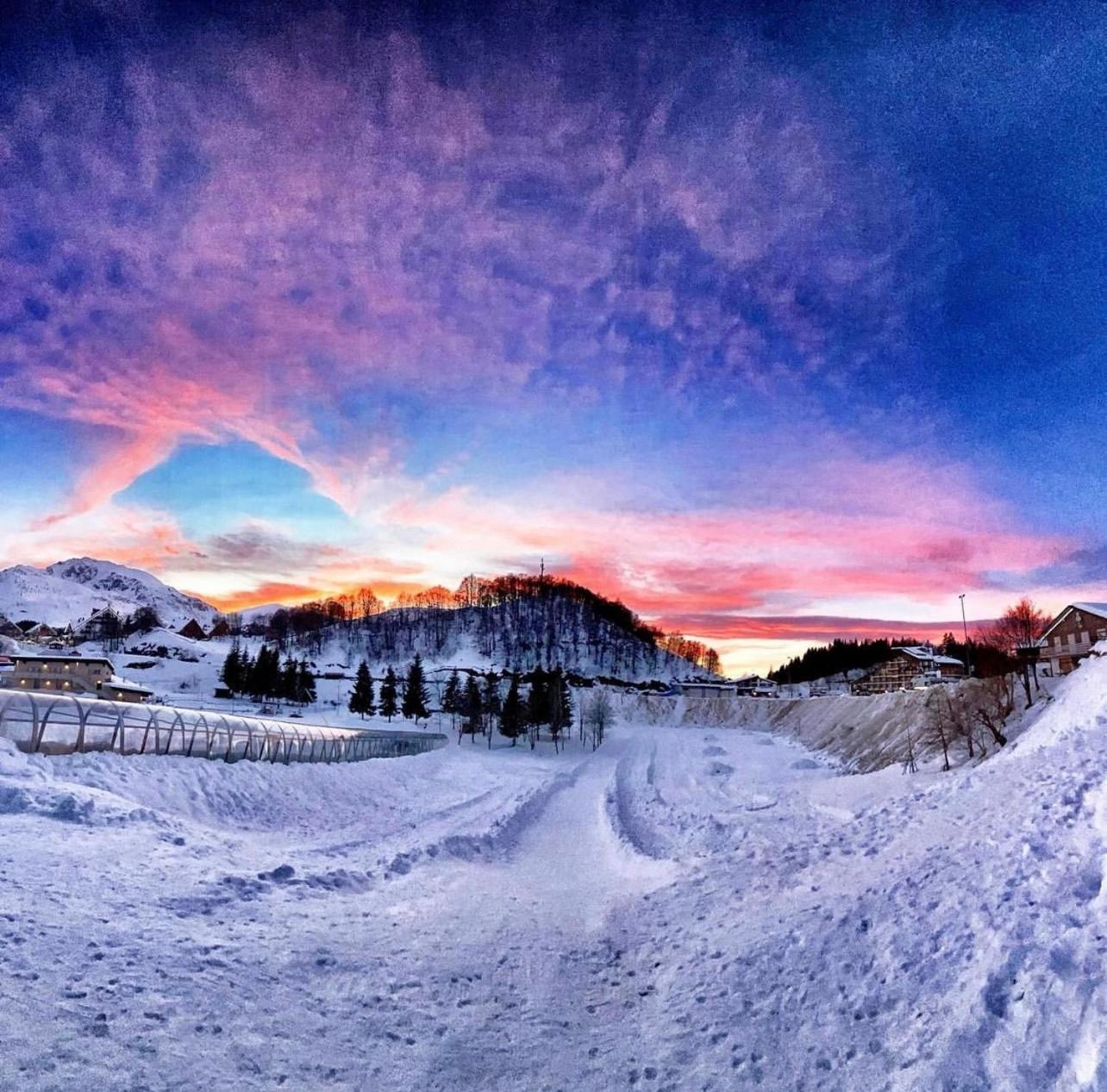 Chalet Montana - Borgo Le Stalle Lunghe ปราโตเนโวโซ ภายนอก รูปภาพ